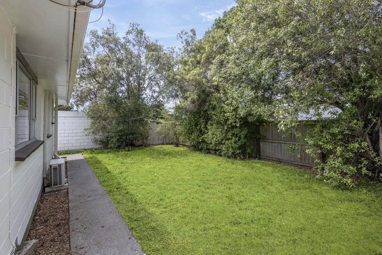 Photo of property in 2/18 Kawau Crescent, Bromley, Christchurch, 8062