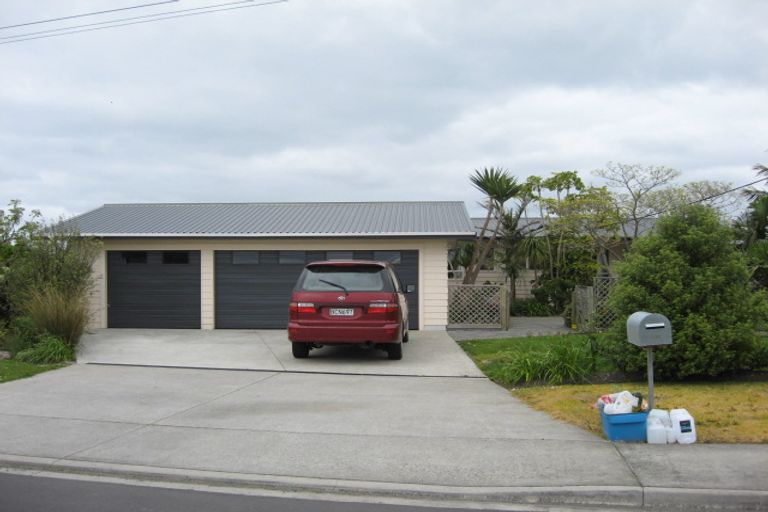 Photo of property in 101 Roberts Road, Matakatia, Whangaparaoa, 0930