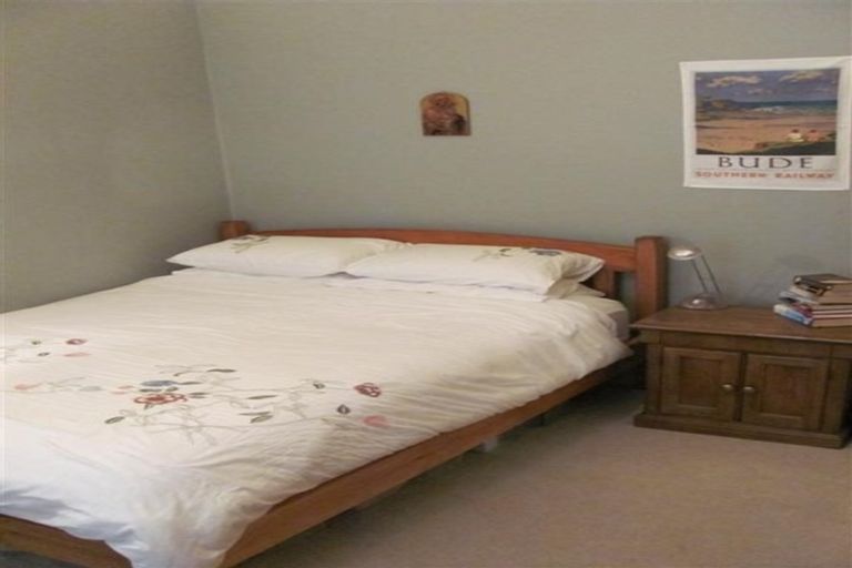 Photo of property in 2 Melrose Crescent, Melrose, Wellington, 6023