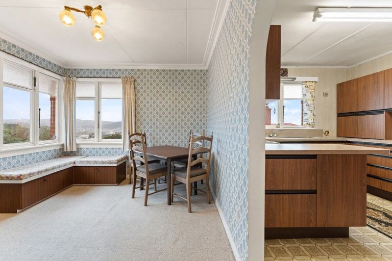 Photo of property in 122 Easther Crescent, Kew, Dunedin, 9012