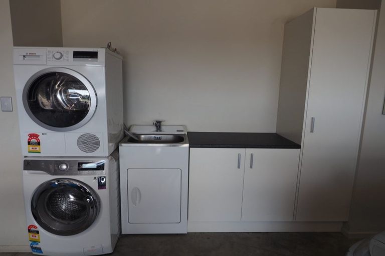 Photo of property in 6 Andesite Drive, Rolleston, 7614