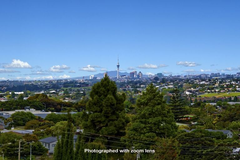 Photo of property in 1/60 West Coast Road, Glen Eden, Auckland, 0602