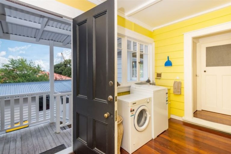 Photo of property in 13 Aramoana Avenue, Devonport, Auckland, 0624