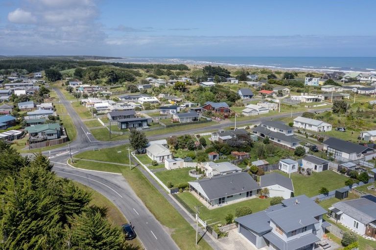 Photo of property in 36 Signal Street, Foxton Beach, Foxton, 4815
