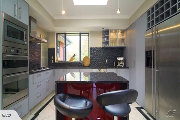 Photo of property in 10 Deavoll Place, Heathcote Valley, Christchurch, 8022