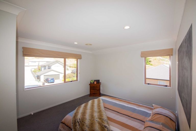Photo of property in 43 Erlestoke Crescent, Churton Park, Wellington, 6037