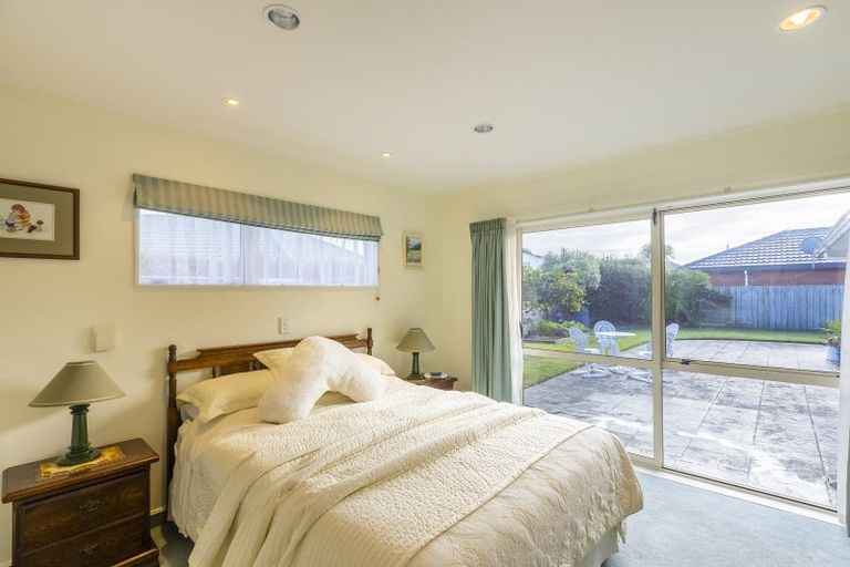 Photo of property in 66 Guildford Drive, Paraparaumu, 5032