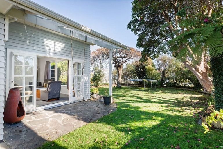 Photo of property in 12 Carisbrooke Street, Katikati, 3129