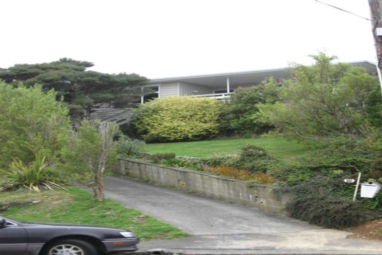 Photo of property in 42 Turville Crescent, Newlands, Wellington, 6037