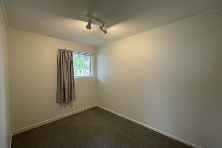 Photo of property in 2/2a Ascot Avenue, Narrow Neck, Auckland, 0624