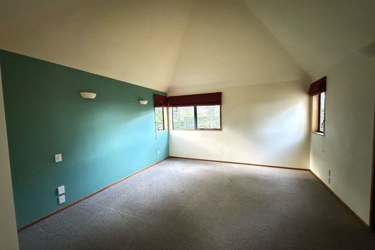 Photo of property in 49b Noeleen Street, Glenfield, Auckland, 0629