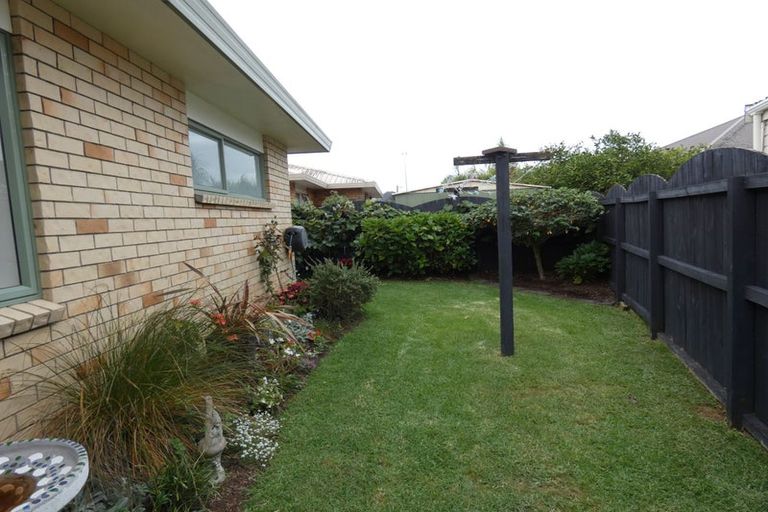 Photo of property in 3 Kimshee Way, Tuakau, 2121