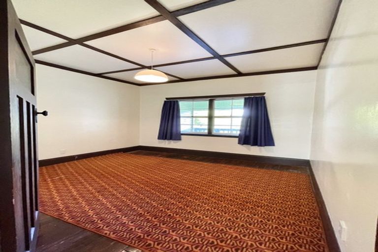 Photo of property in 305-311 Glengarry Road, Glen Eden, Auckland, 0602