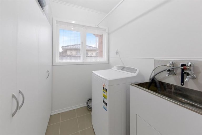 Photo of property in 17 Bolton Place, Otara, Auckland, 2023