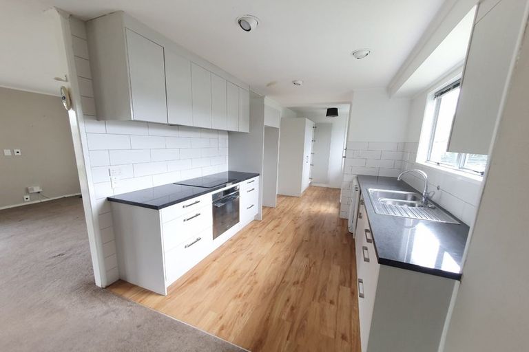 Photo of property in 12 Lipton Grove, Opaheke, Papakura, 2113