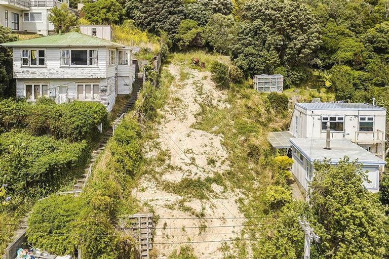 Photo of property in 30 Robertson Street, Owhiro Bay, Wellington, 6023