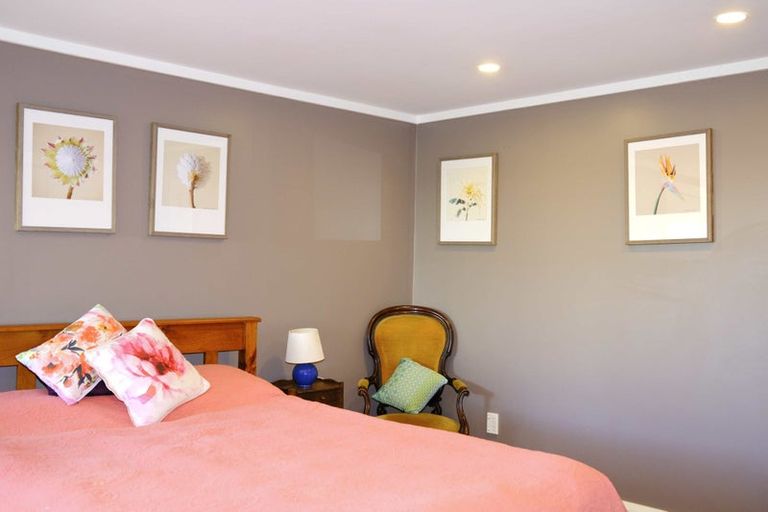 Photo of property in 339c Devon Street West, New Plymouth, 4310