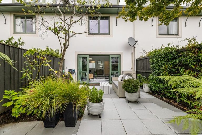 Photo of property in 2/36 Champion Street, Edgeware, Christchurch, 8013