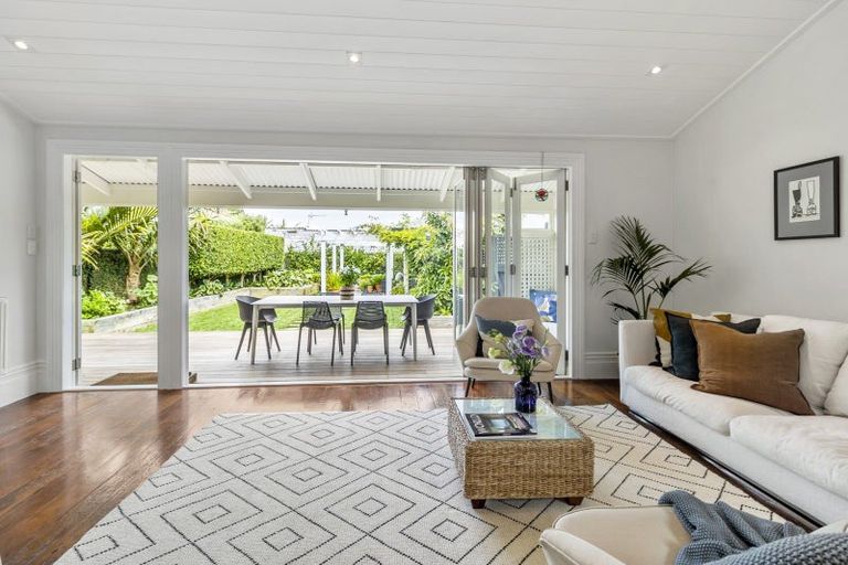 Photo of property in 3 Kerr Street, Devonport, Auckland, 0624