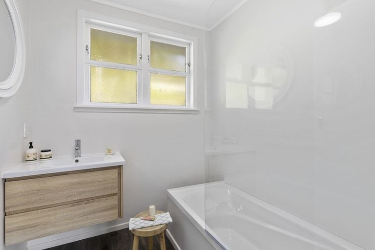 Photo of property in 49 Bird Grove, Stokes Valley, Lower Hutt, 5019