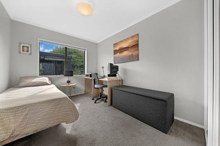 Photo of property in 6 Craiburn Street, Ranui, Auckland, 0612