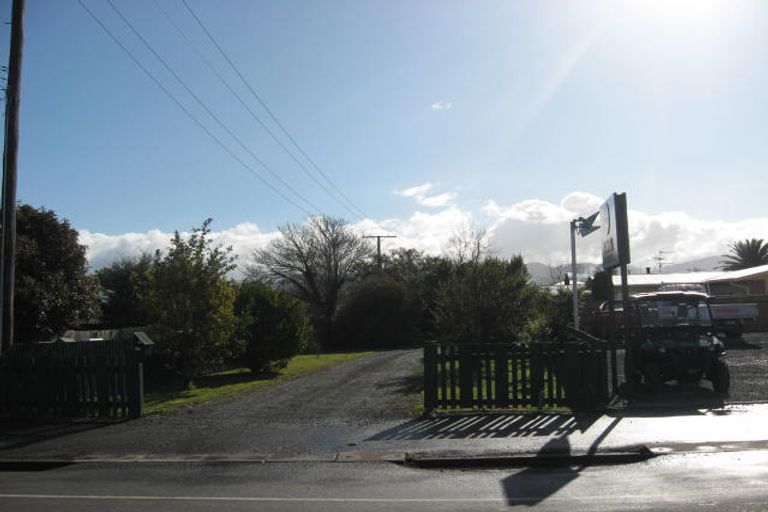 Photo of property in 237 High Street North, Carterton, 5713