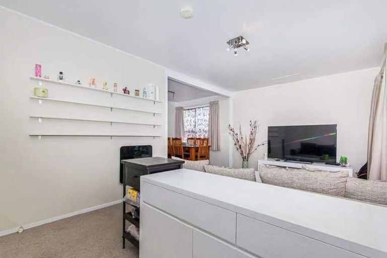 Photo of property in 12 Hillman Place, Ranui, Auckland, 0612