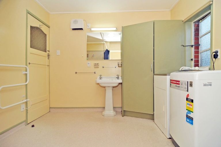 Photo of property in 36 Middleton Road, Kew, Dunedin, 9012