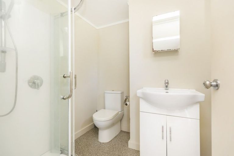 Photo of property in 37 Pikarere Street, Titahi Bay, Porirua, 5022