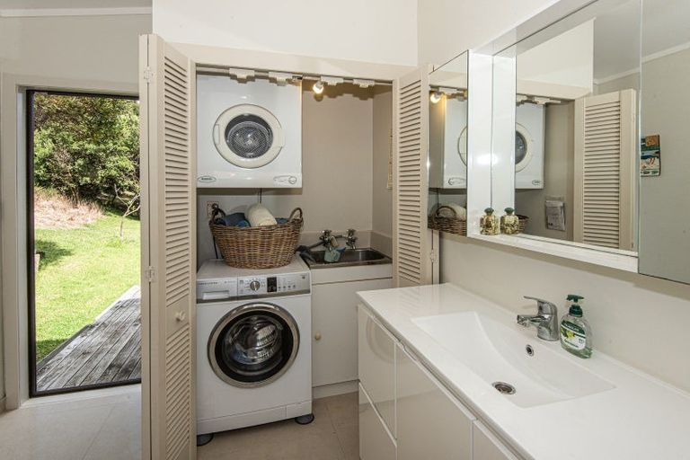 Photo of property in 29 Rewa Place, Russell, 0202