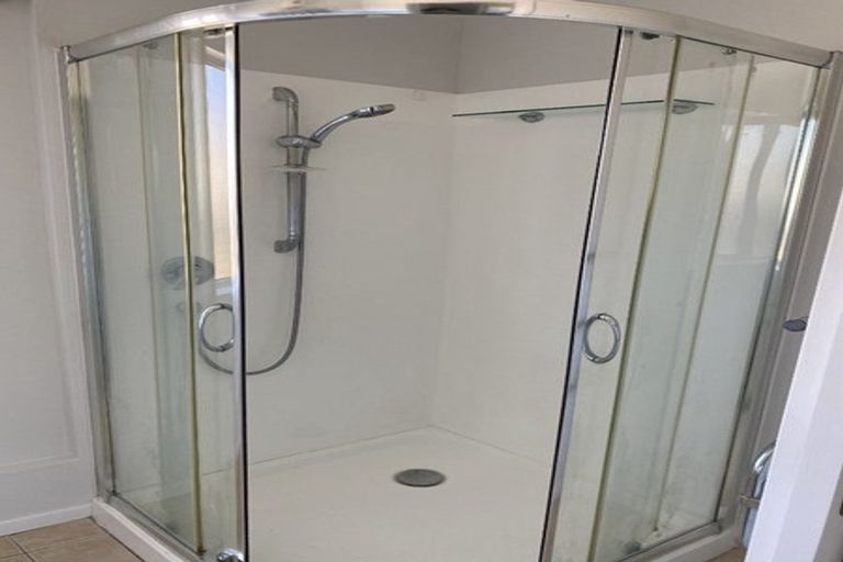 Photo of property in 18 Ngatitoa Street, Tawa, Wellington, 5028