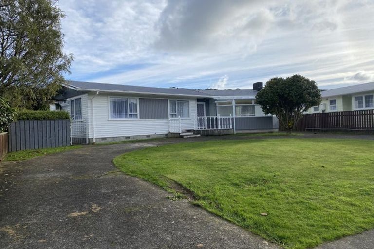 Photo of property in 11 Momona Street, Wainuiomata, Lower Hutt, 5014