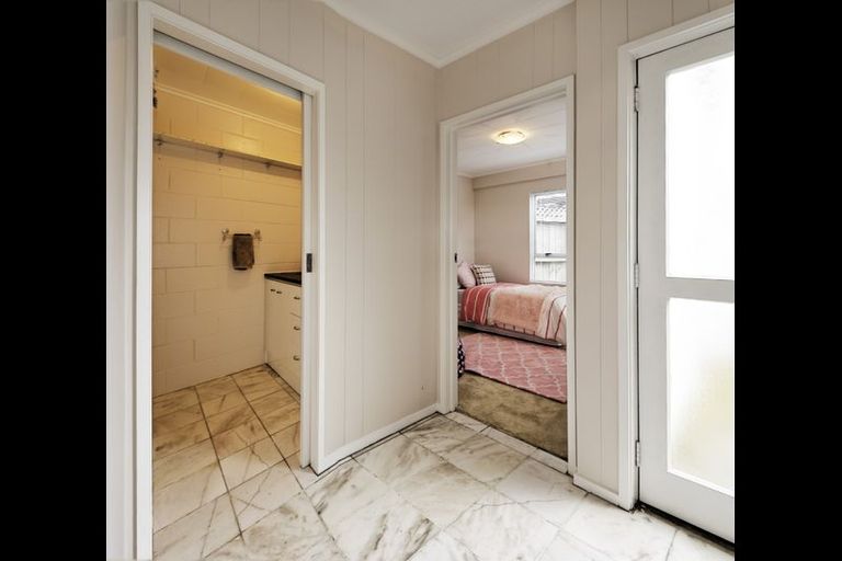 Photo of property in 1/60 West Coast Road, Glen Eden, Auckland, 0602