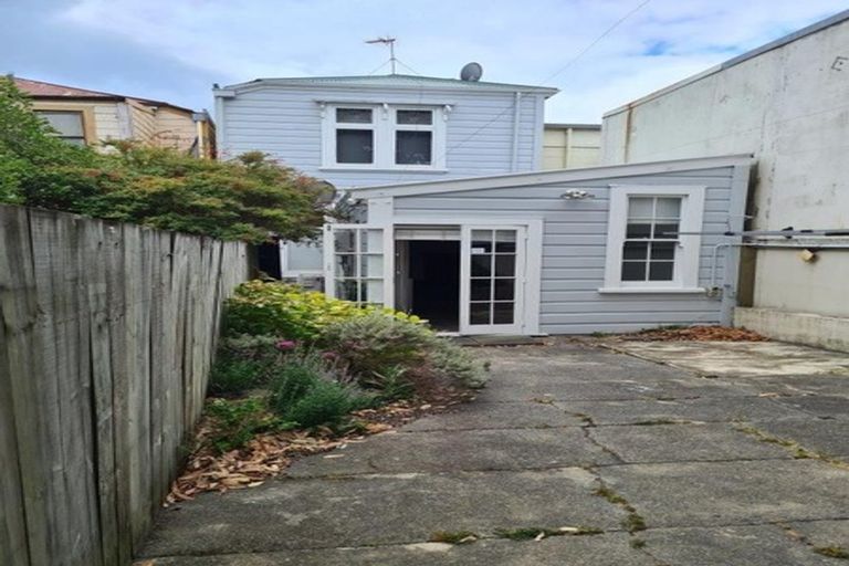 Photo of property in 13 Home Street, Mount Victoria, Wellington, 6011