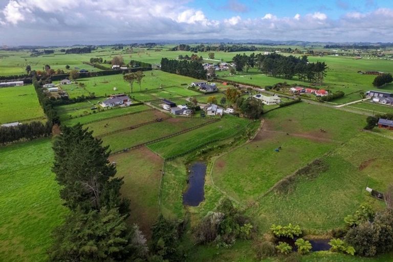 Photo of property in 24 Waipapa Road, Waitara, 4383