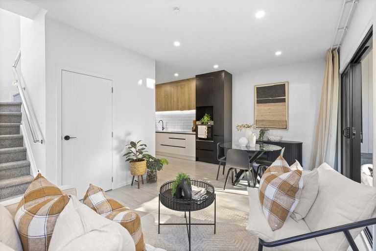 Photo of property in 2a Mcquoid Place, Glenfield, Auckland, 0629