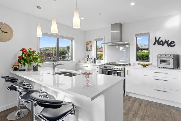 Photo of property in 2 Pohatu Lane, Otaki, 5512