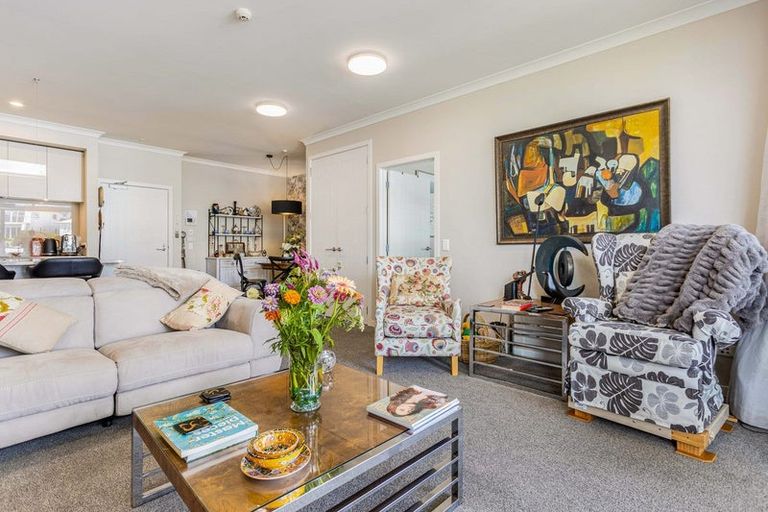 Photo of property in 106 Rewa Rewa Lane, Orewa, 0931