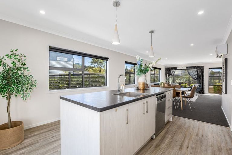 Photo of property in 9 Karearea Avenue, Kenepuru, Porirua, 5022