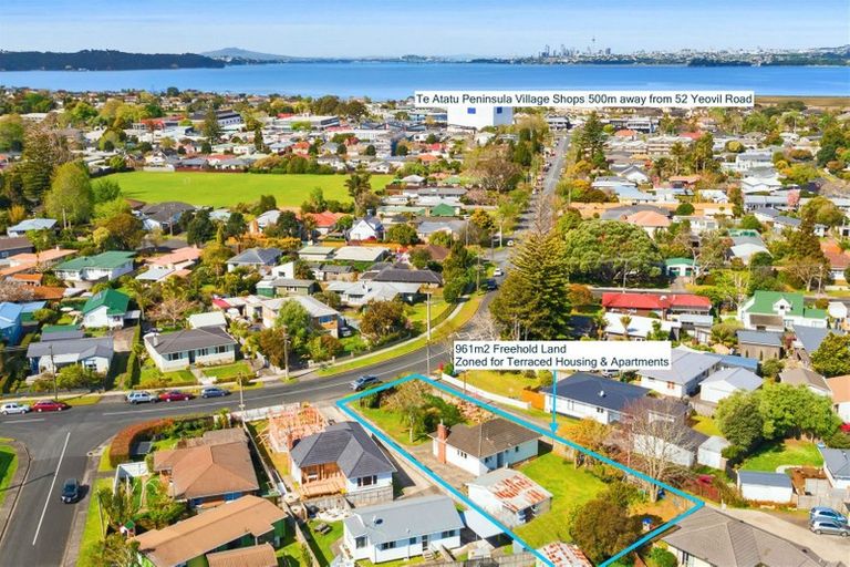 Photo of property in 52 Yeovil Road, Te Atatu Peninsula, Auckland, 0610