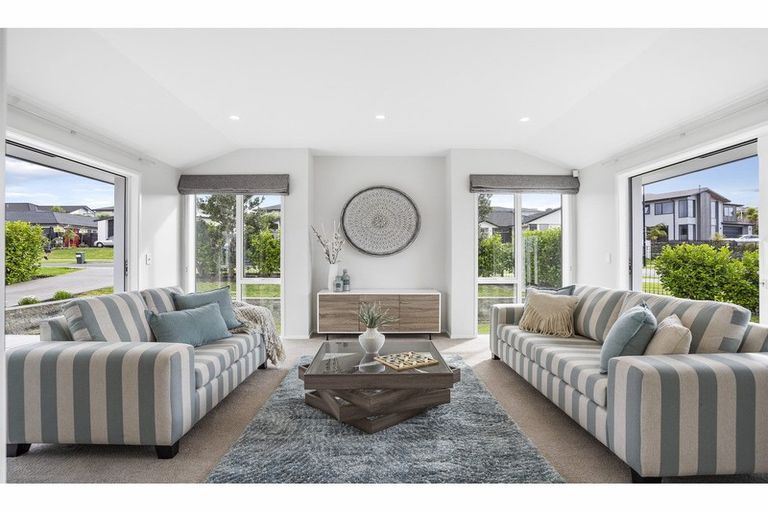 Photo of property in 5 Flavell Drive, Orewa, 0931