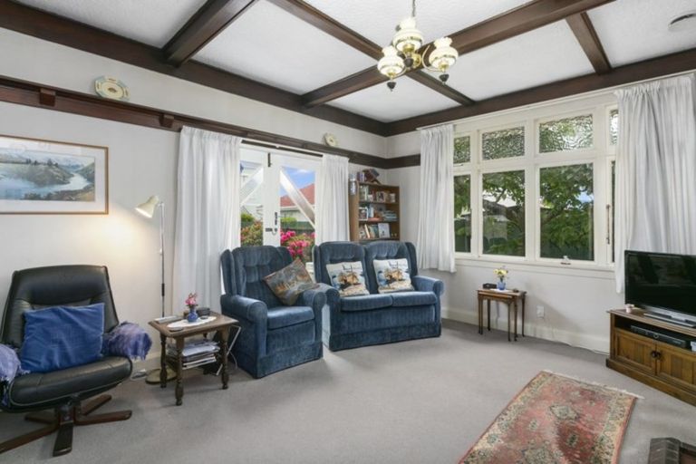 Photo of property in 62 Royal Crescent, Saint Kilda, Dunedin, 9012