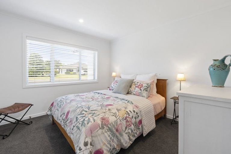 Photo of property in 2 Kilsby Place, Levin, 5510