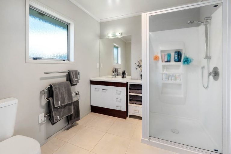 Photo of property in 94 Basley Road, Owhata, Rotorua, 3010