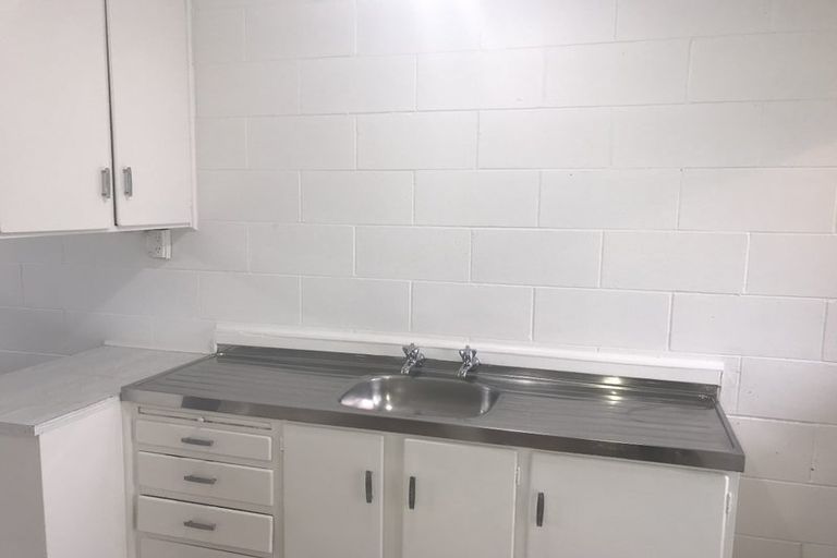 Photo of property in 12 Margaret Road, Papatoetoe, Auckland, 2025