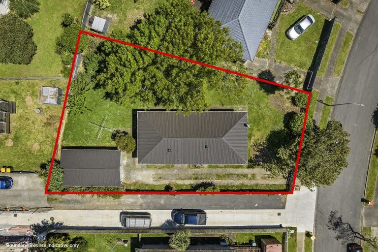 Photo of property in 27 Becker Drive, Weymouth, Auckland, 2103