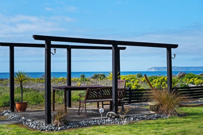 Photo of property in 208 Rarangi Beach Road, Rarangi, Blenheim, 7273