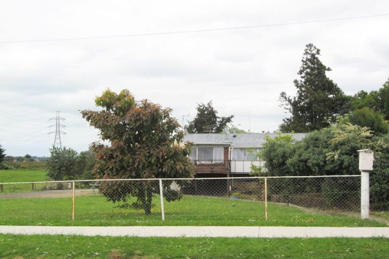Photo of property in 2 Waimana Road, Conifer Grove, Takanini, 2112