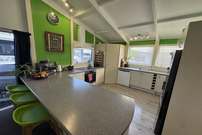 Photo of property in 38 Spriggs Crescent, Greenmeadows, Napier, 4112