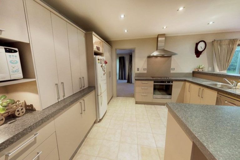 Photo of property in 10 Parkhaven Drive, Rosehill, Papakura, 2113